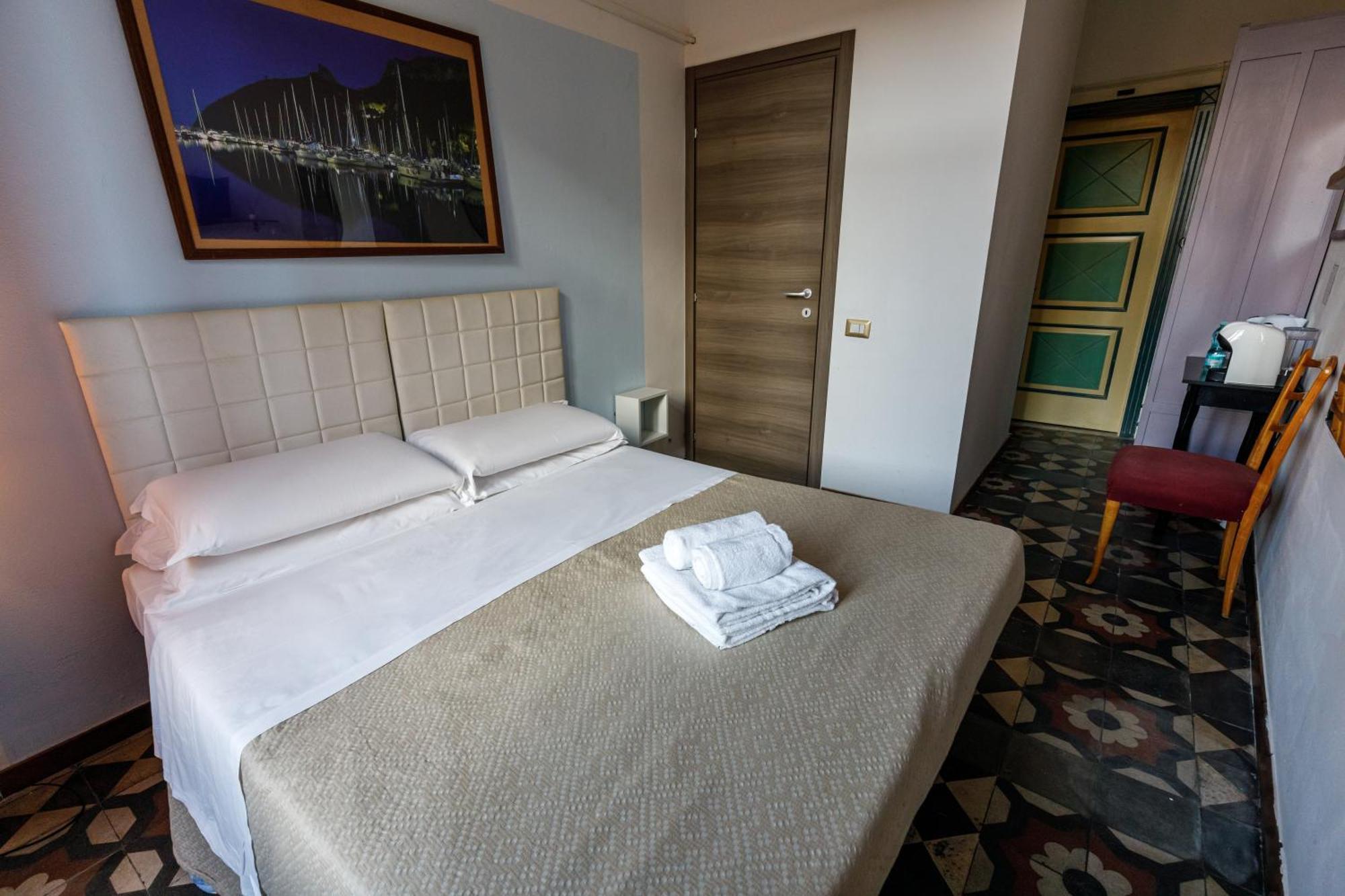 Onlyrooms III - Recommended For Under 30S Cagliari Exterior photo